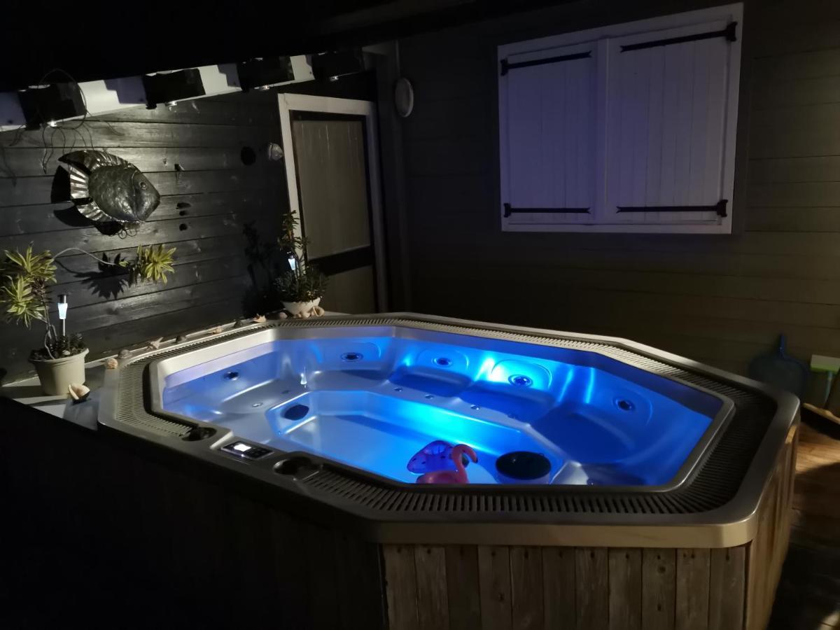 Bungalow La Perle - Jacuzzi - Piscine Saint-Francois  Exterior foto
